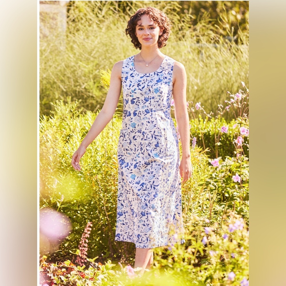 April Cornell Beach Haven Porch Dress Size Large White Blue Floral 100% cotton